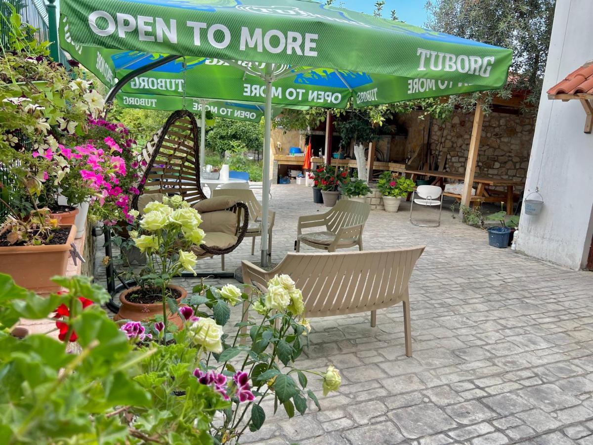 Elpis Guest House Himarë Eksteriør billede