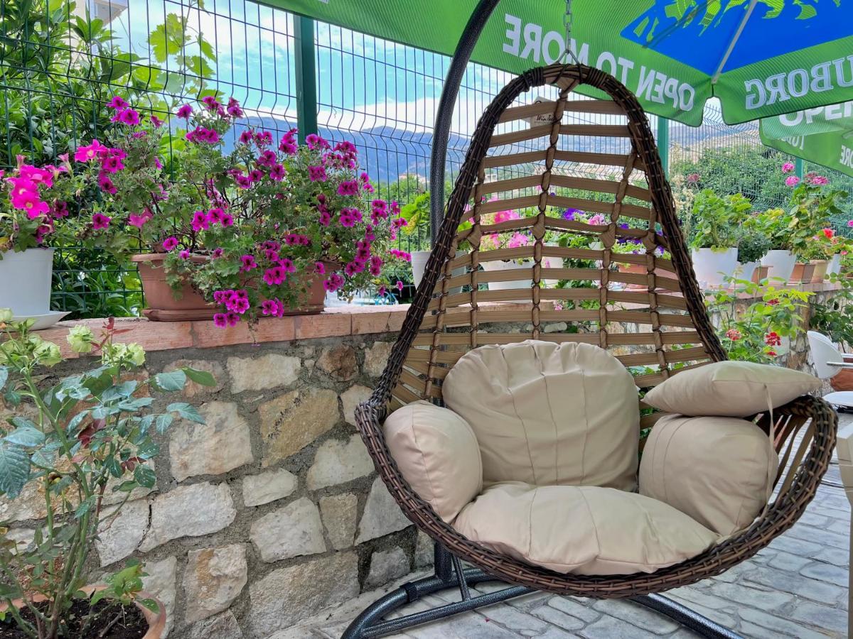 Elpis Guest House Himarë Eksteriør billede