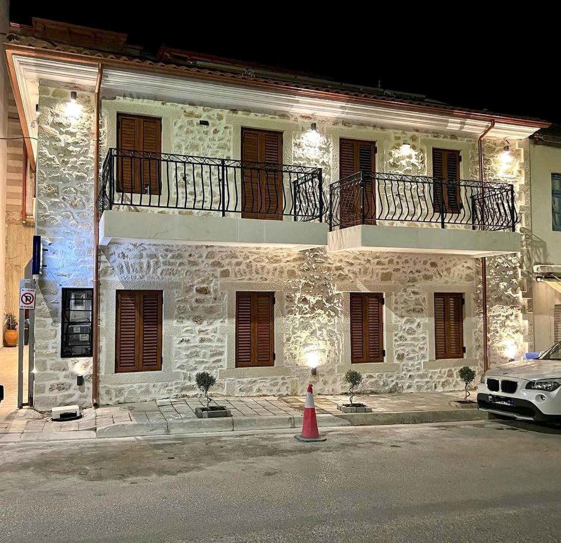 Elpis Guest House Himarë Eksteriør billede