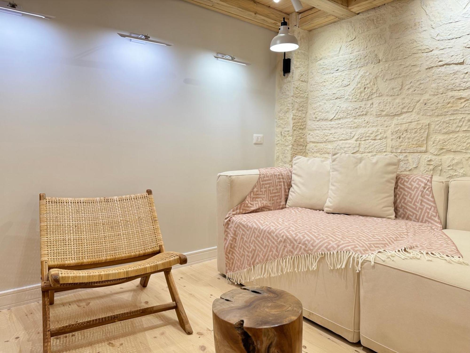 Elpis Guest House Himarë Eksteriør billede