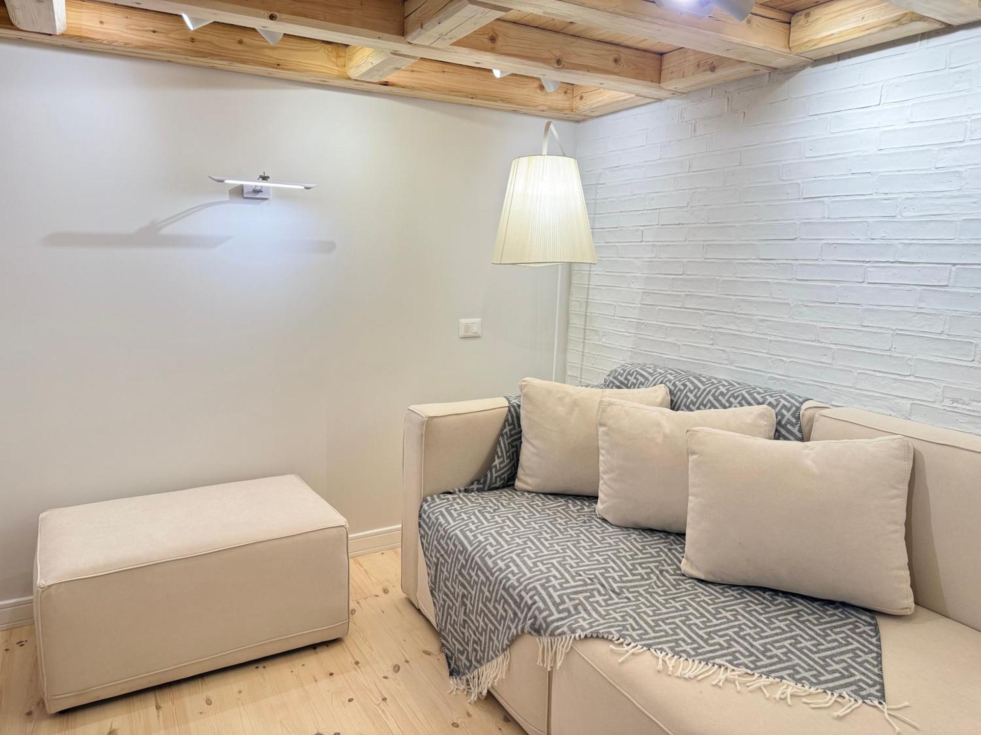 Elpis Guest House Himarë Eksteriør billede