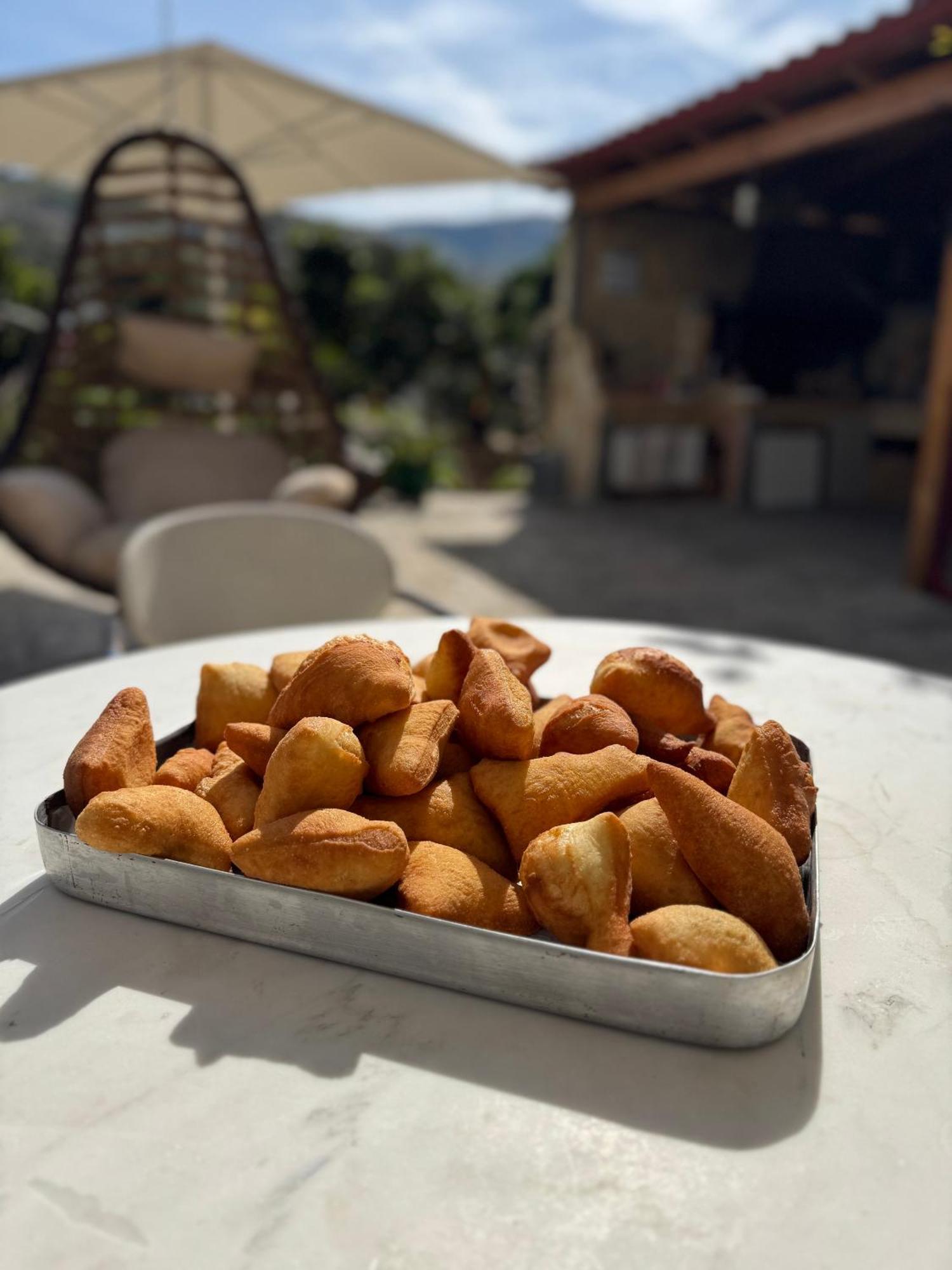 Elpis Guest House Himarë Eksteriør billede