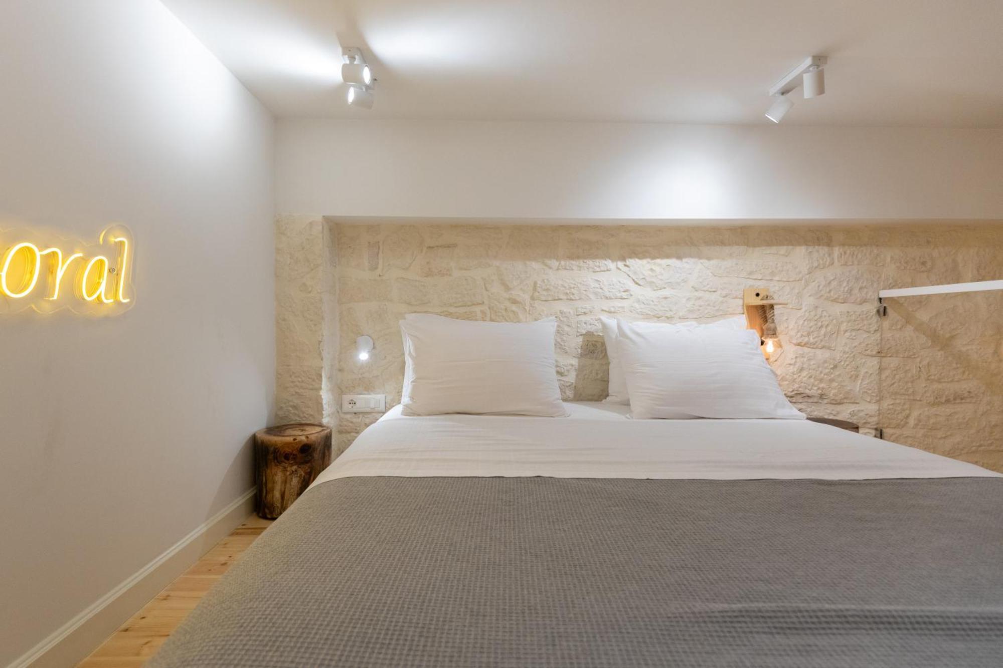 Elpis Guest House Himarë Eksteriør billede